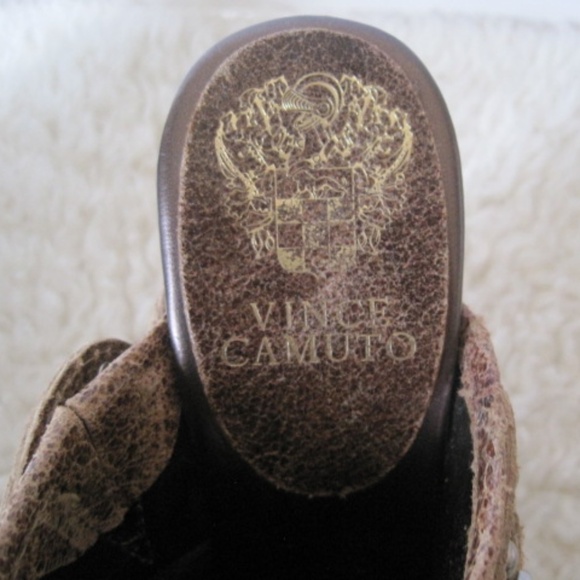 Vince Camuto Christie Crackled Leather Clogs - Picture 10 of 12